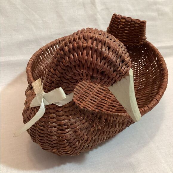 Bread Basket Vintage Brown Wicker Duck Centerpiece Farmhouse Decor Cottagecore - Picture 3 of 12